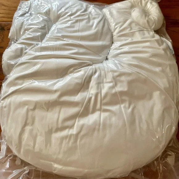 Childlike Seahorse Shaped Baby Nursing Pillow Cuddling white NEW sealed package - Picture 2 of 6